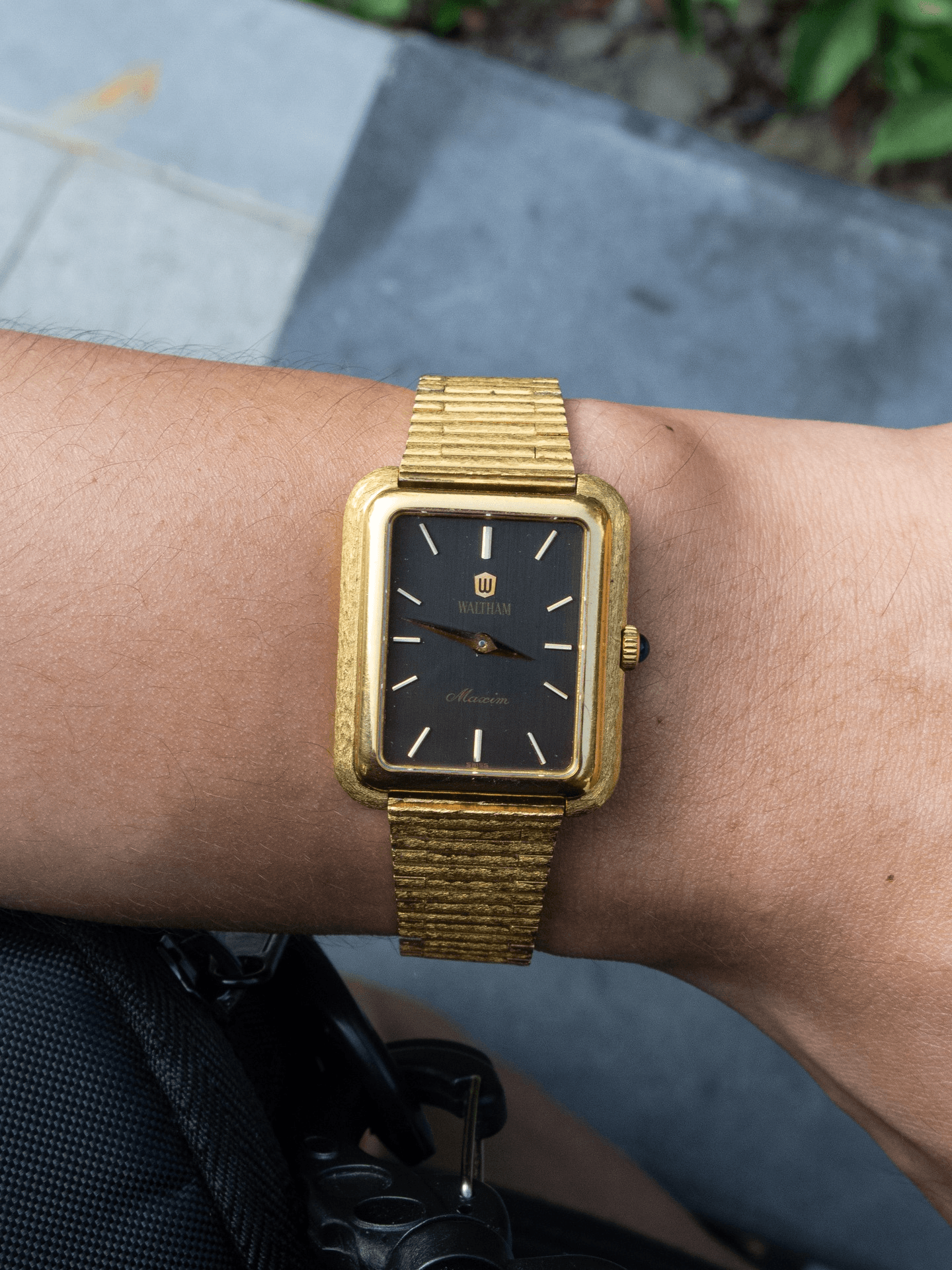 Waltham Waltham Maxim mặt vuông vàng dây liền